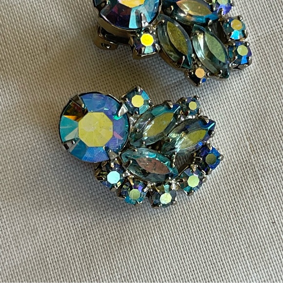 VINTAGE AURORA BOREALIS EAR CLIP ONS - Picture 2 of 5